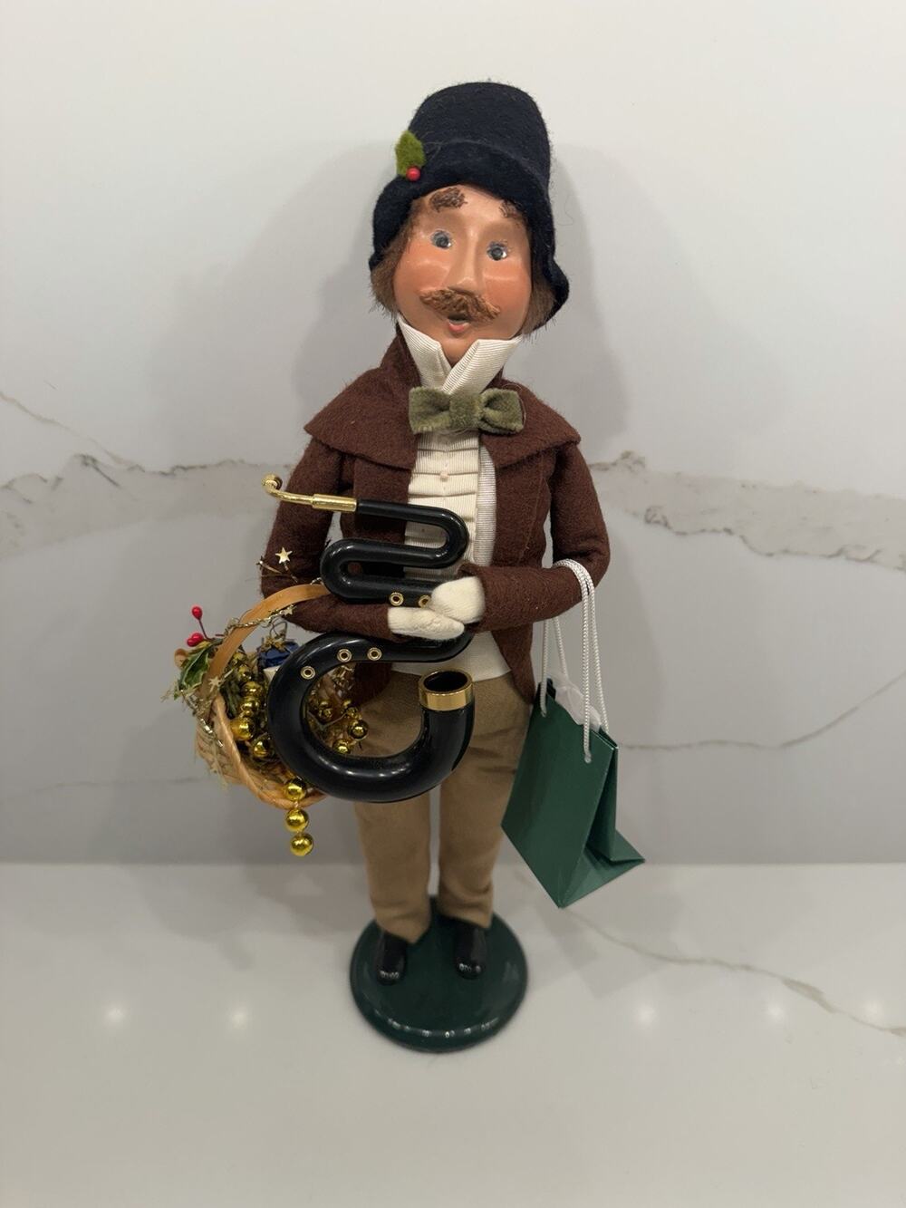 Byers’ Choice Victorian Shopper Caroler LE 36/110 2008 Horn Basket 13” Figure